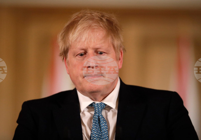 Близки на починали от ковид призоваха за отнемане на всички привилегии, с които се ползва бившият британски премиер Борис Джонсън