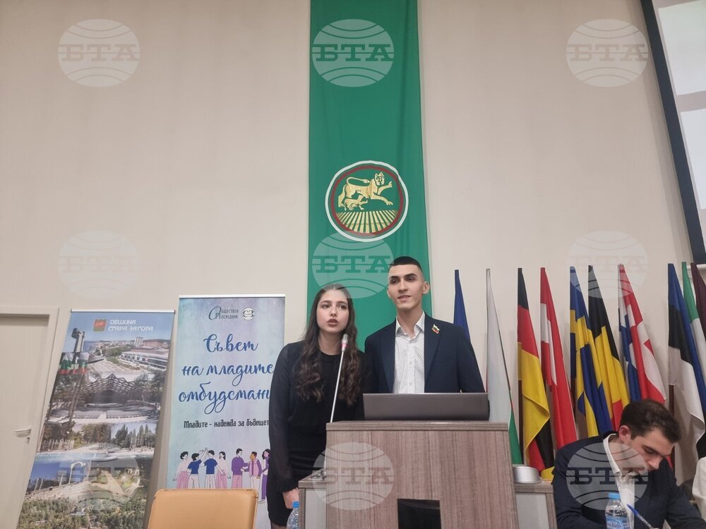 Илиян Илиев и Зара Кичукова са новият тандем млади омбудсмани на Млада Загора