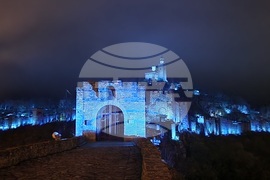 Велико Търново - Царевец светна в синьо срещу насилието над и между деца