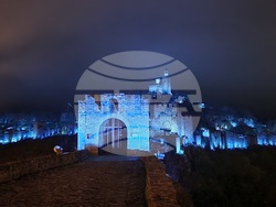 Велико Търново - Царевец светна в синьо срещу насилието над и между деца