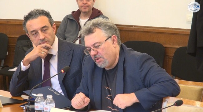 Депутатът Манол Пейков от ПП-ДБ постави въпроси за финансирането на библиотеки, музеи и читалища при обсъждането на проектобюджета за култура за 2026 г.