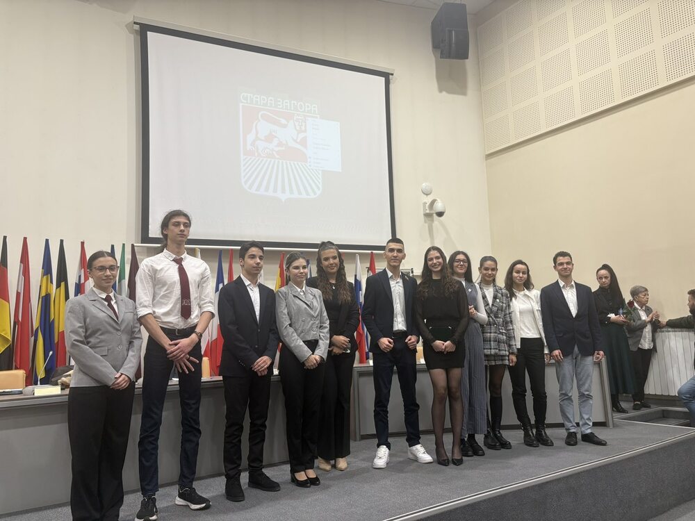 Илиян Илиев и Зара Кичукова са новите млади омбудсмани на Стара Загора