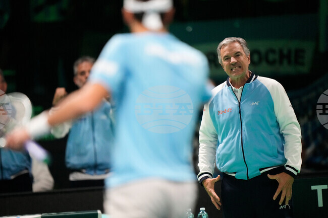 CORRECTION Italy Davis Cup Tennis