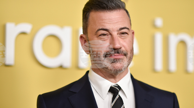 Джими Кимъл отправи остри критики срещу САЩ в алтернативно коледно послание по британска телевизия