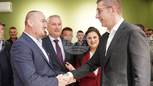 Мицкоски на откриването на офиса на сдружението „ВМРО-ДПМНЕ Албания“: Македонците в Пиринския край нямат тази възможност