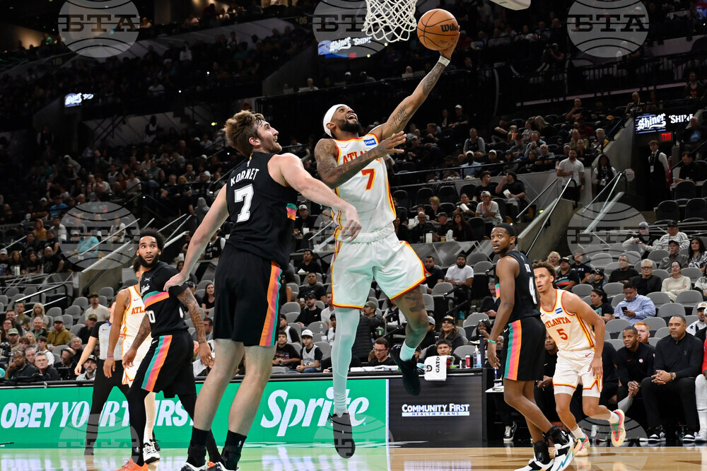 Hawks Spurs Basketball