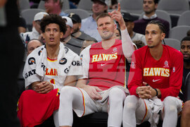 Hawks Spurs Basketball