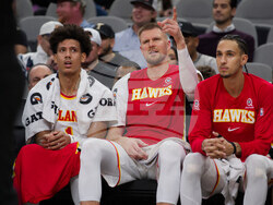 Hawks Spurs Basketball