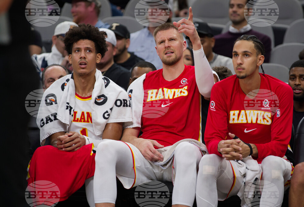 Hawks Spurs Basketball