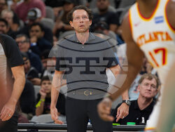 Hawks Spurs Basketball