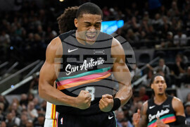 Hawks Spurs Basketball