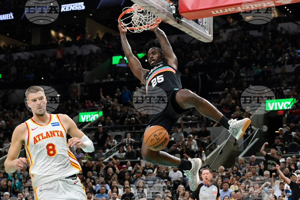 Hawks Spurs Basketball