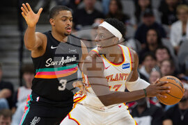 Hawks Spurs Basketball