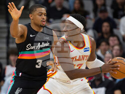 Hawks Spurs Basketball