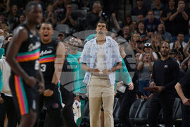 Hawks Spurs Basketball