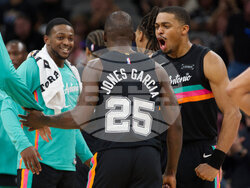 Hawks Spurs Basketball