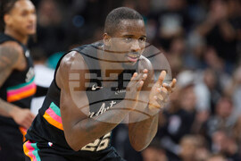 Hawks Spurs Basketball