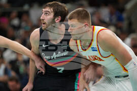 Hawks Spurs Basketball