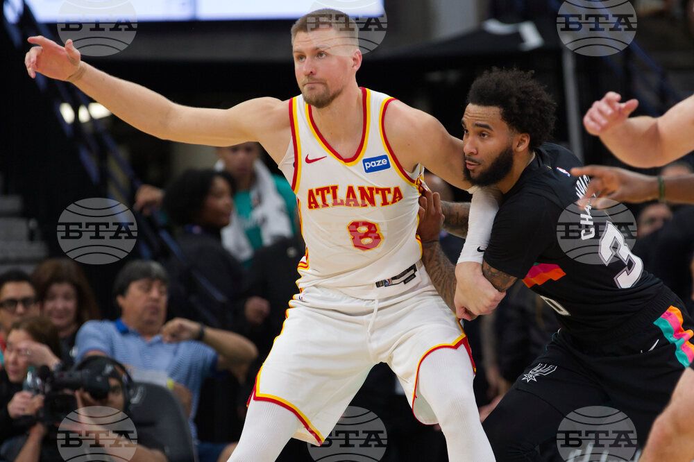 Hawks Spurs Basketball