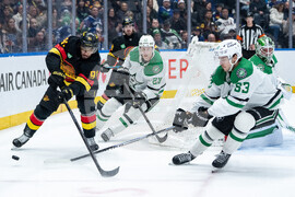 Stars Canucks Hockey