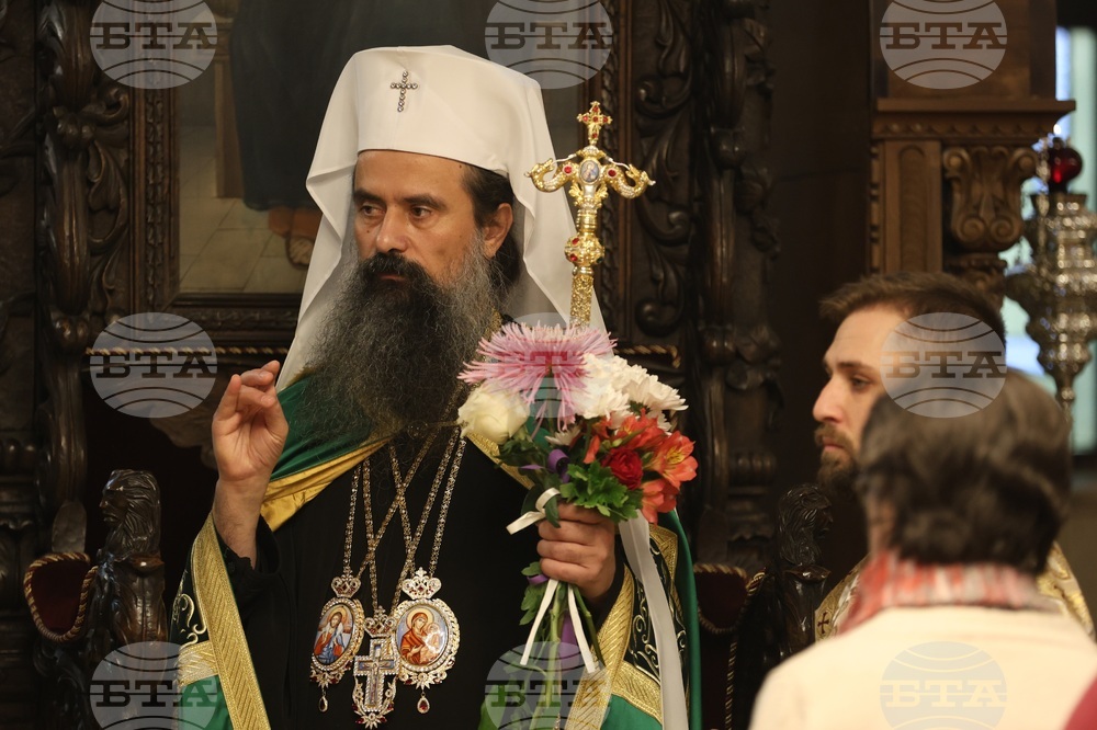 Въведение Богородично е голям пример и урок за всички нас как да се грижим за децата, които Господ ни е поверил, каза патриарх Даниил