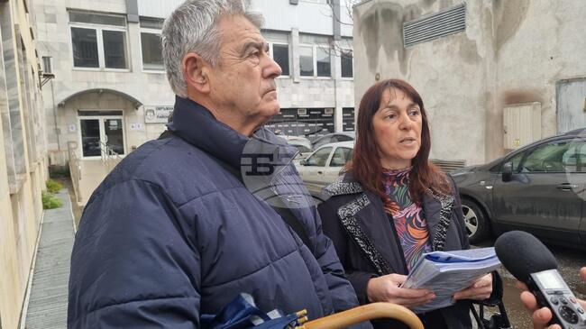 Привърженици на "Възраждане" протестираха тази сутрин пред Окръжната прокуратура в Кюстендил с искане за възобновяване на преписка за фотоволтаична централа