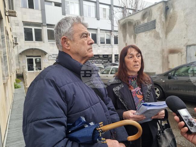 Привърженици на "Възраждане" протестираха тази сутрин пред Окръжната прокуратура в Кюстендил с искане за възобновяване на преписка за фотоволтаична централа