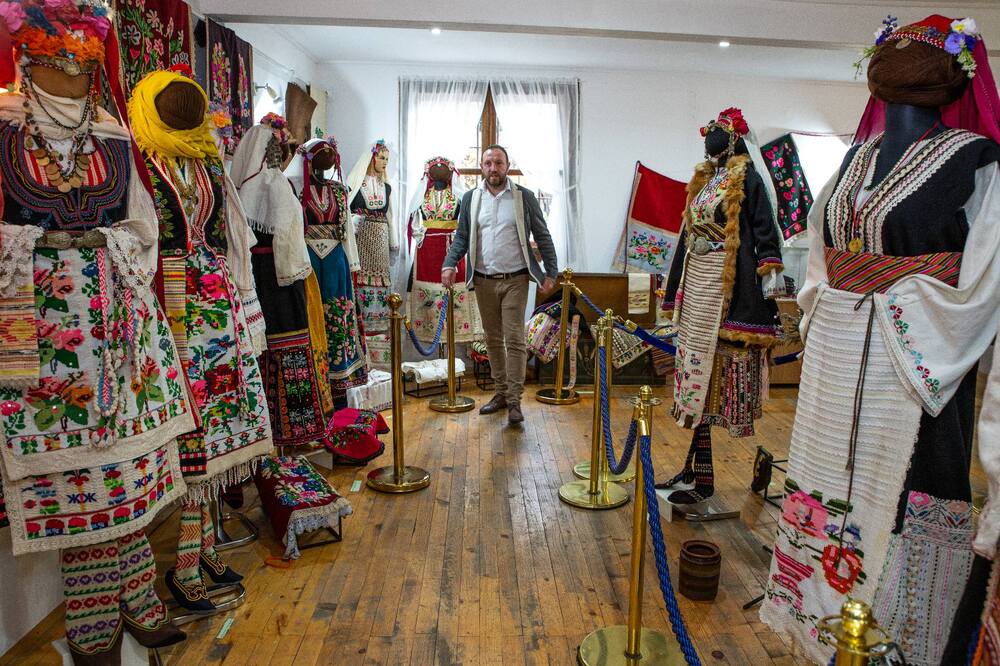 От 20 ноември – до края на януари: "Непреходна вечност" гостува в Разлог с изложба на уникални и редки традиционни носии от частната колекция на Мартин Влахов