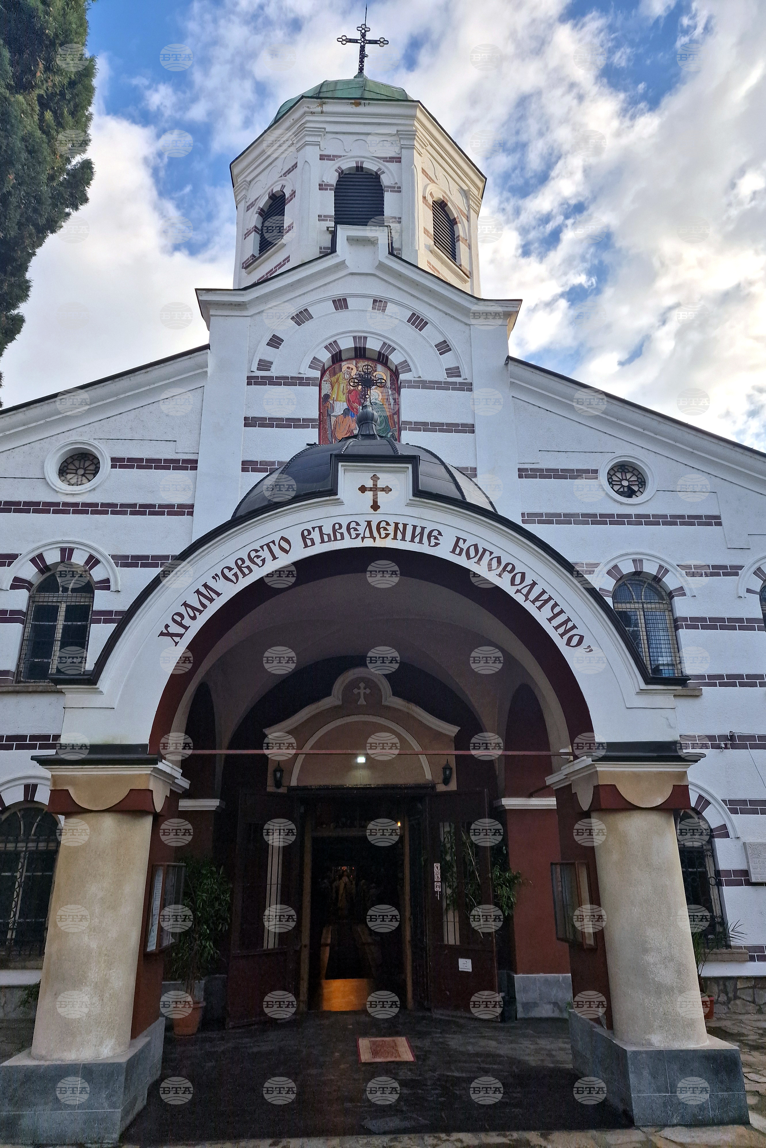 Стара Загора - литургия - храм „Свето Въведение Богородично“