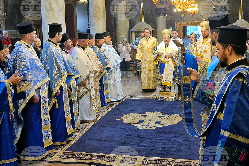 Стара Загора - литургия - храм „Свето Въведение Богородично“