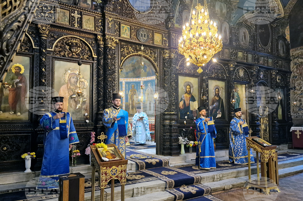 Стара Загора - литургия - храм „Свето Въведение Богородично“