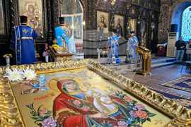 Стара Загора - литургия - храм „Свето Въведение Богородично“