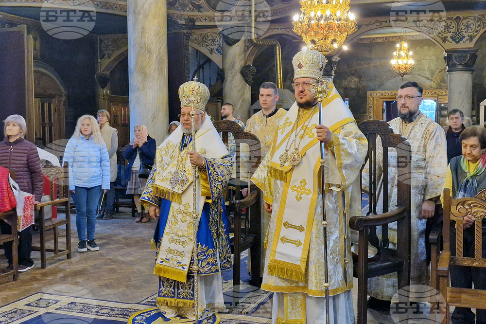 Стара Загора - литургия - храм „Свето Въведение Богородично“