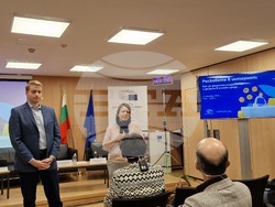 Дом на Европа - дискусия за рисковете за децата в интернет