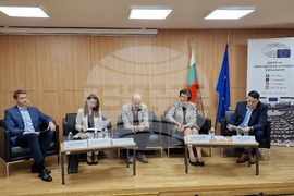 Дом на Европа - дискусия за рисковете за децата в интернет