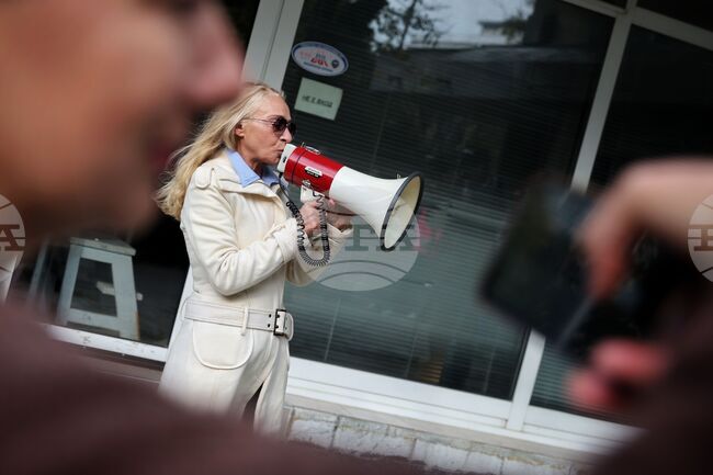 Служители на Националния осигурителен институт в Бургас поискаха увеличение на заплатите си