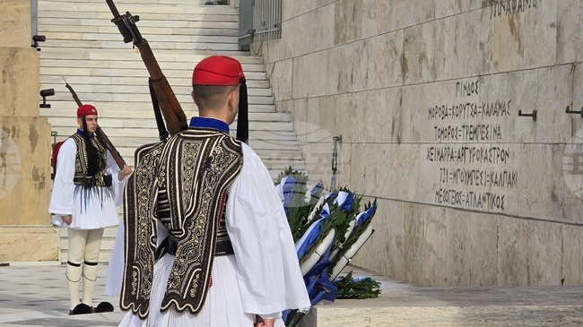 Приходите на Гърция от туризъм през 2025 г. са надхвърлили 23,6 млрд. евро, сочат данни на централната банка на страната