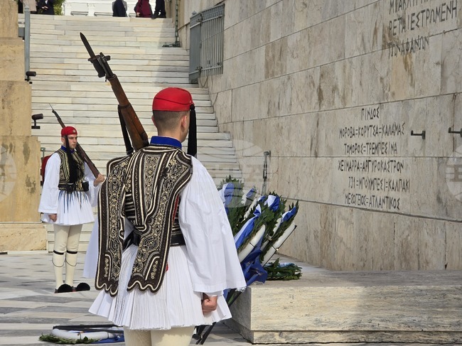 Приходите на Гърция от туризъм през 2025 г. са надхвърлили 23,6 млрд. евро, сочат данни на централната банка на страната