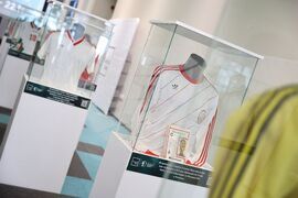 Бургас - „Легендарните футболни екипи на България“ - изложба