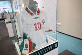 Бургас - „Легендарните футболни екипи на България“ - изложба