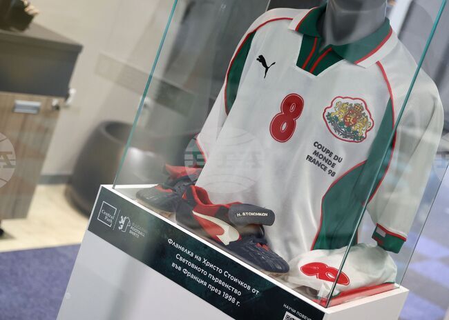 Бургас - „Легендарните футболни екипи на България“ - изложба