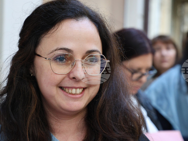 Служители на НОИ във Варна протестират с искане за справедливи заплати