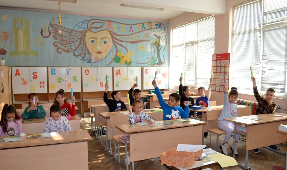 Приказни пътеки отведоха най-малките ученици от Кубрат в света на книгите