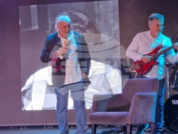 Стефан Димитров и Богдана Карадочена събраха приятели в концерта „Такъв е животът“, снимка – Даниел Димитров/БТА