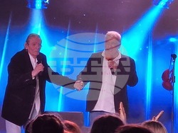 Стефан Димитров и Богдана Карадочена събраха приятели в концерта „Такъв е животът“, снимка – Даниел Димитров/БТА