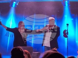 Стефан Димитров и Богдана Карадочена събраха приятели в концерта „Такъв е животът“, снимка – Даниел Димитров/БТА