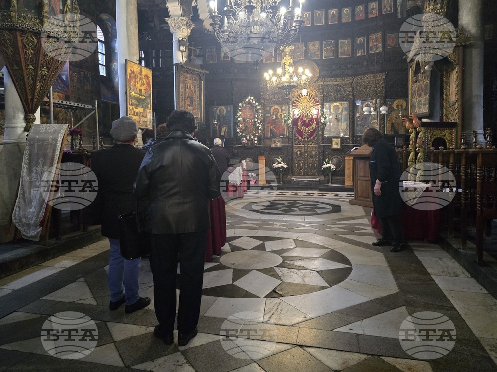 Благоевград - църква „Въведение Богородично“  - празник