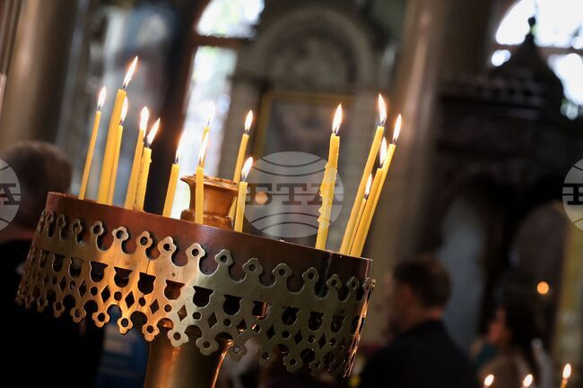 Българската православна църковна община в Барселона ще отбележи днес със Света литургия празника Събор на Пресвета Богородица