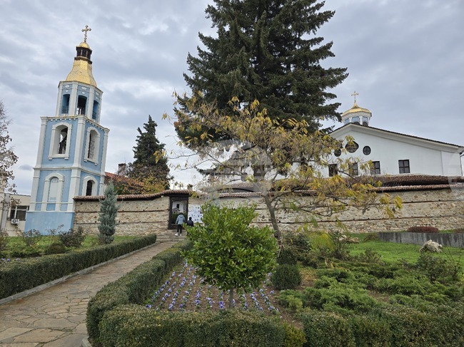 Панагюрище - Митрополит Николай - литургия