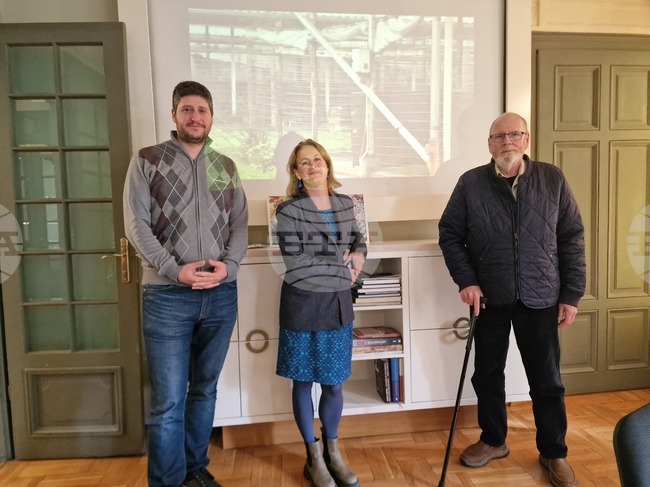 Обществото трябва да е информирано за бездомните кучета и приютите за бездомни животни не са решение, посочиха експерти на дискусия в Столичната община